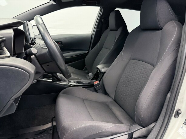 toyota-corolla-elektrisitetbensin-2020-big-12