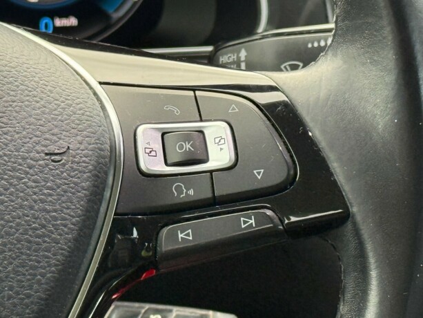 volkswagen-golf-elektrisitet-2018-big-38