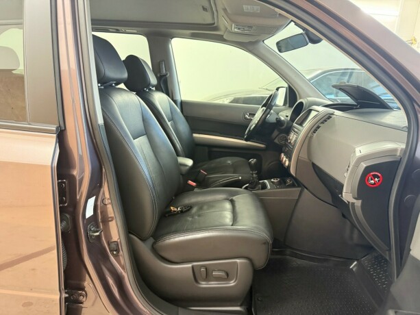 nissan-x-trail-diesel-2009-big-16