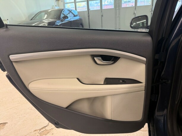 volvo-v70-diesel-2013-big-32