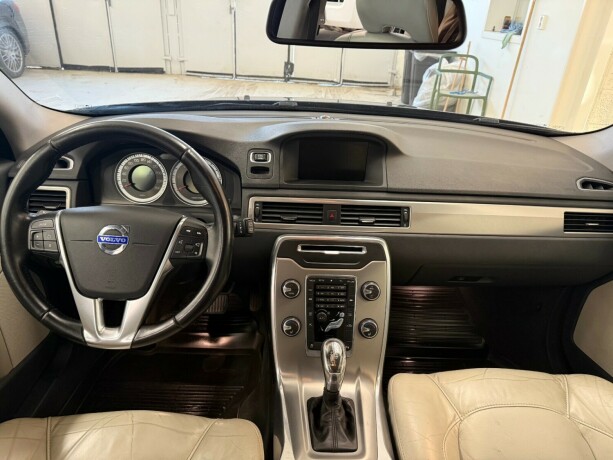 volvo-v70-diesel-2013-big-29
