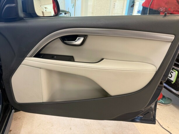 volvo-v70-diesel-2013-big-21