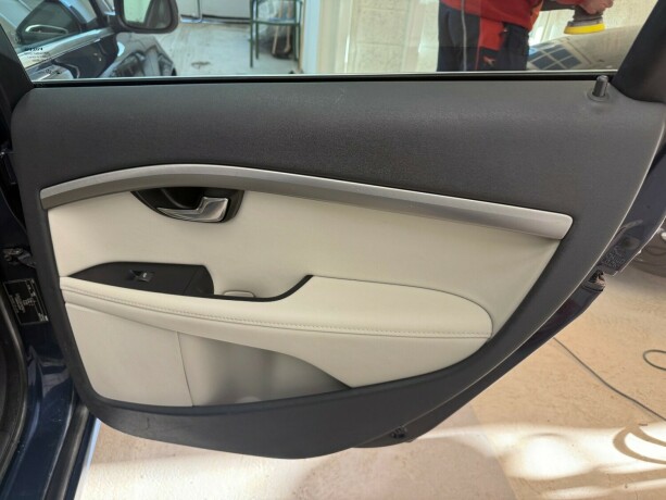 volvo-v70-diesel-2013-big-24
