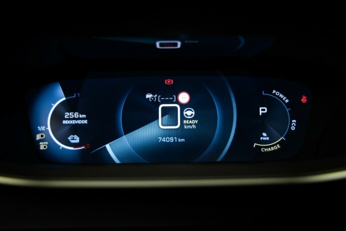 peugeot-e-2008-elektrisitet-2021-big-11