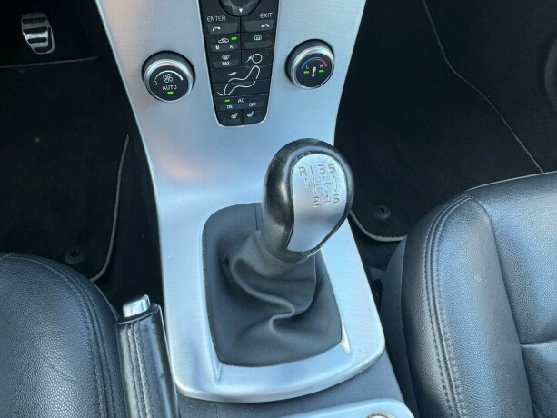 volvo-v50-diesel-2012-big-16