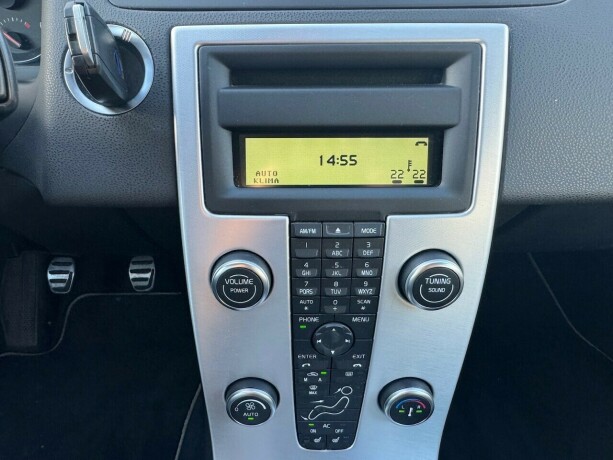 volvo-v50-diesel-2012-big-14