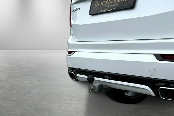 volvo-xc-90-plug-in-petrol-2019-big-10