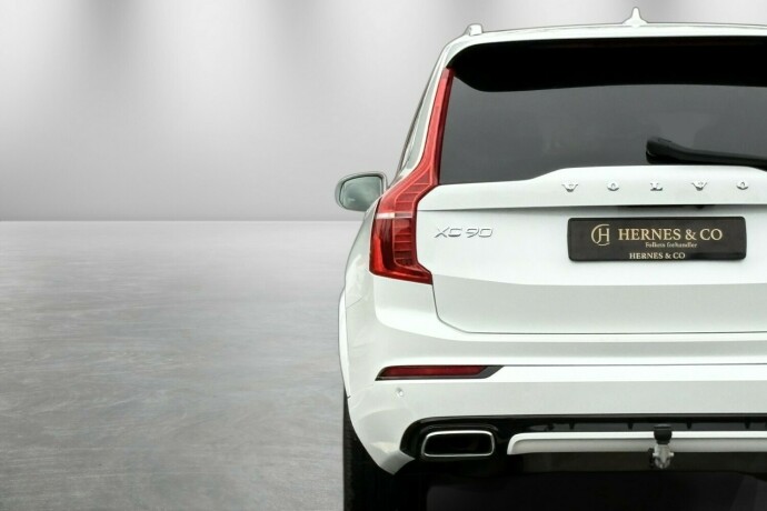 volvo-xc-90-plug-in-petrol-2019-big-8