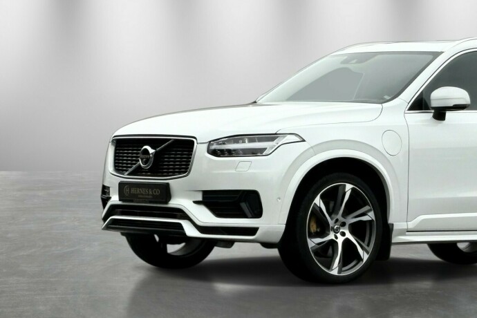 volvo-xc-90-plug-in-petrol-2019-big-4