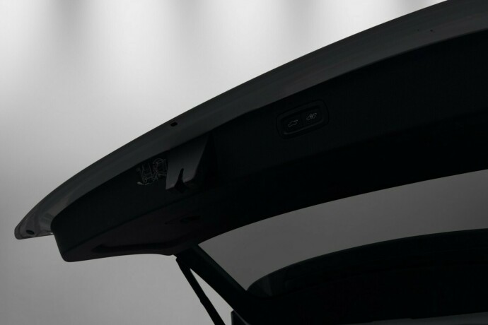 volvo-xc-90-plug-in-petrol-2019-big-12