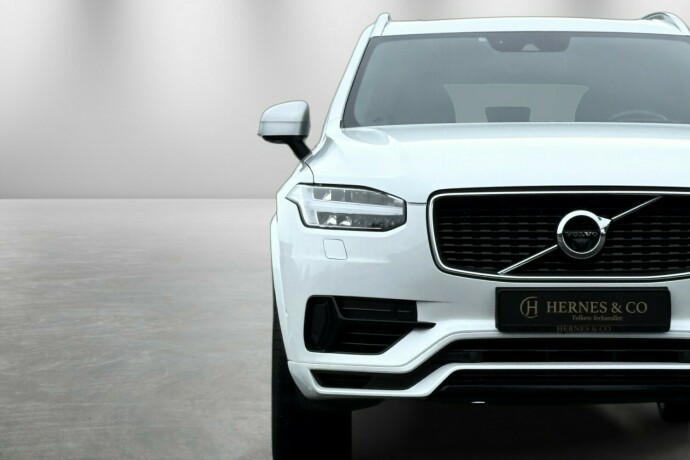 volvo-xc-90-plug-in-petrol-2019-big-3