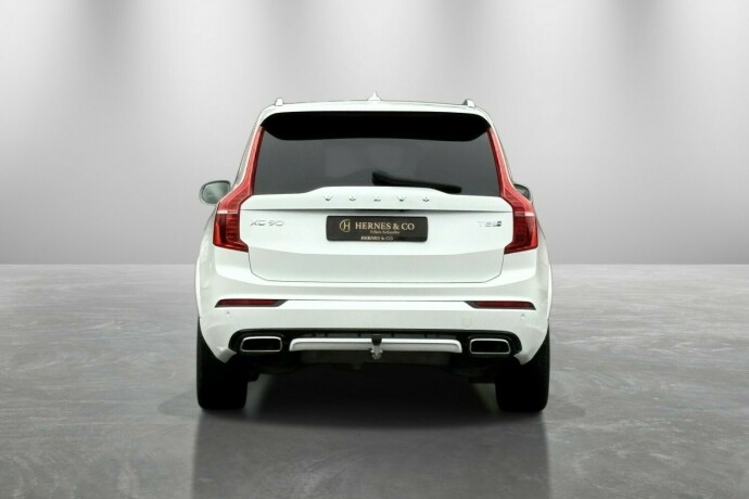 volvo-xc-90-plug-in-petrol-2019-big-9