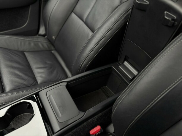 volvo-xc-40-elektrisitet-2022-big-30