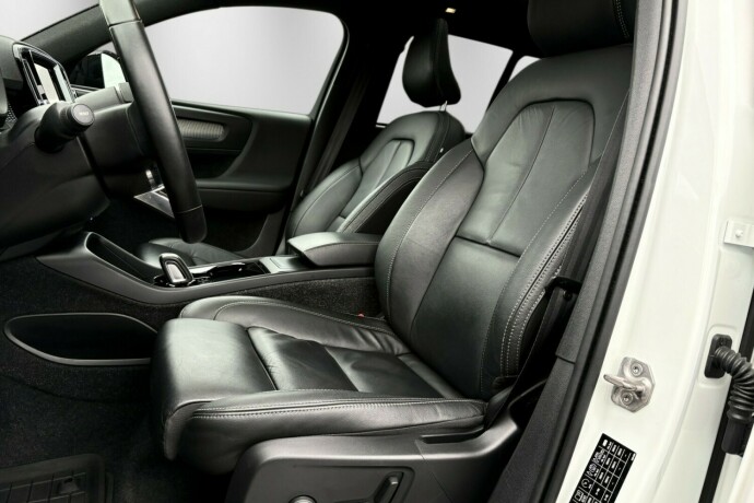 volvo-xc-40-elektrisitet-2022-big-34