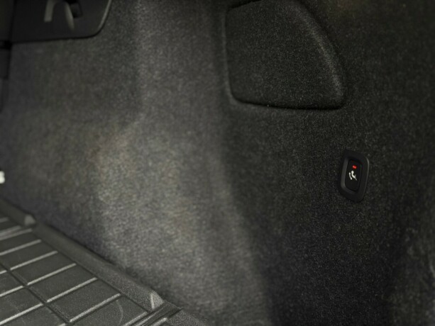 volvo-xc-40-elektrisitet-2022-big-38