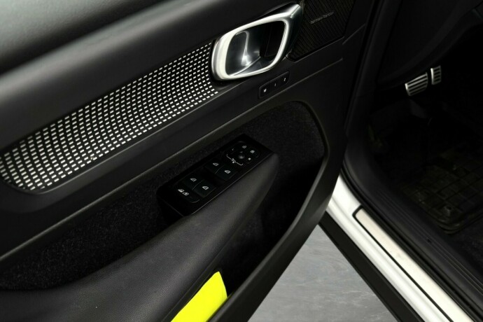 volvo-xc-40-elektrisitet-2022-big-31