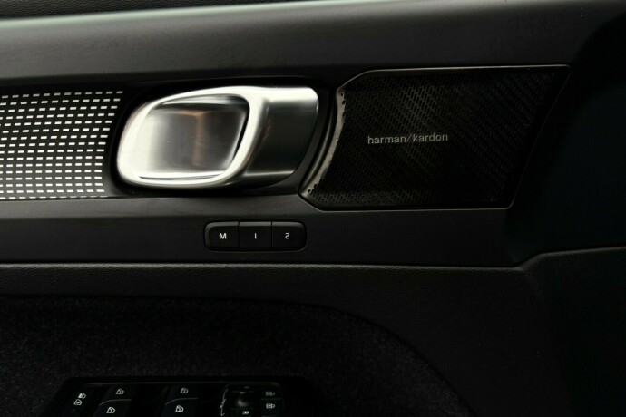 volvo-xc-40-elektrisitet-2022-big-32