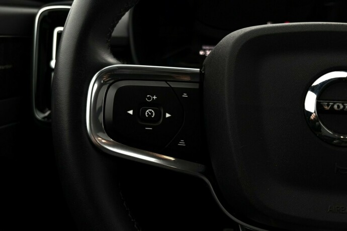 volvo-xc-40-elektrisitet-2022-big-16