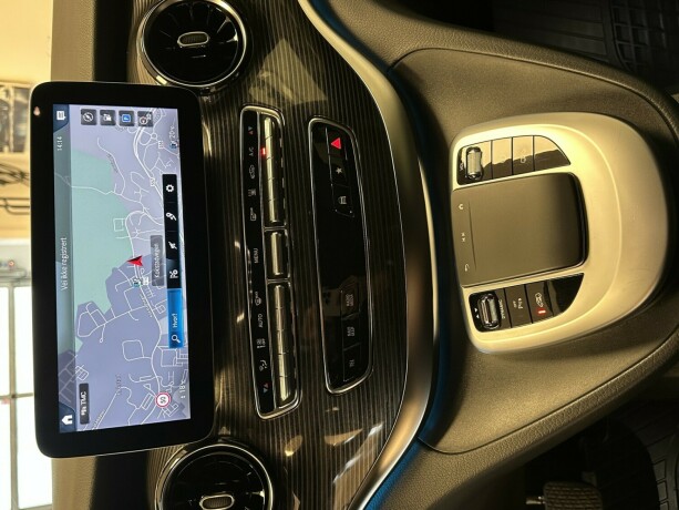 mercedes-benz-eqv-elektrisitet-2022-big-12