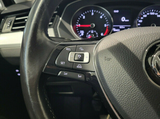 volkswagen-passat-diesel-2017-big-23