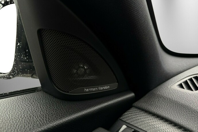 bmw-m2-bensin-2016-big-24