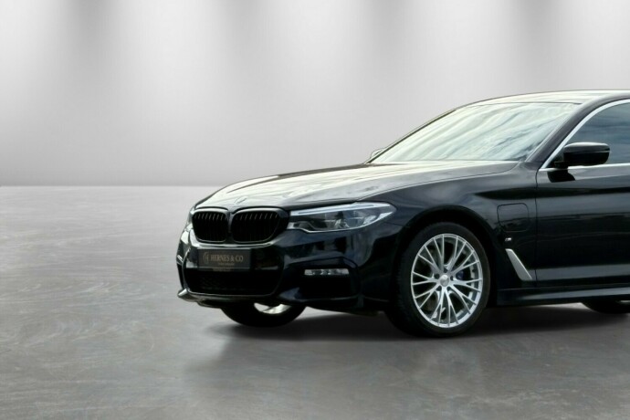 bmw-5-serie-plug-in-petrol-2017-big-4