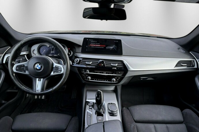 bmw-5-serie-plug-in-petrol-2017-big-12