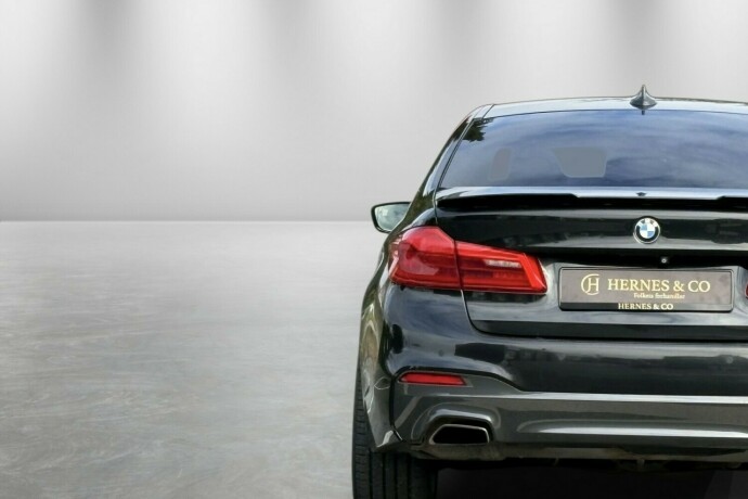 bmw-5-serie-plug-in-petrol-2017-big-7