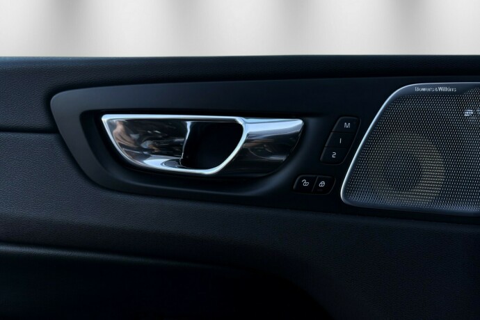 volvo-xc-60-elektrisitetbensin-2018-big-31