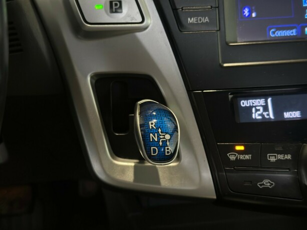 toyota-prius-seven-elektrisitetbensin-2013-big-24