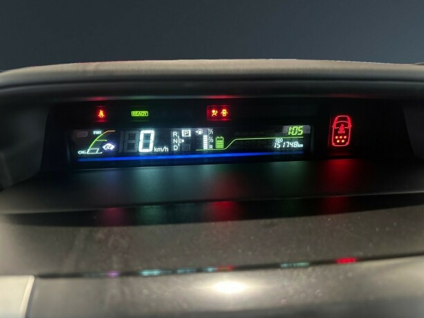 toyota-prius-seven-elektrisitetbensin-2013-big-16