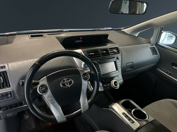 toyota-prius-seven-elektrisitetbensin-2013-big-9