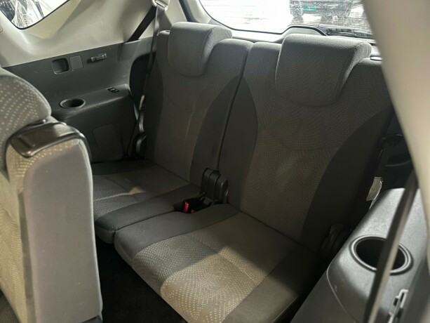 toyota-prius-seven-elektrisitetbensin-2013-big-14