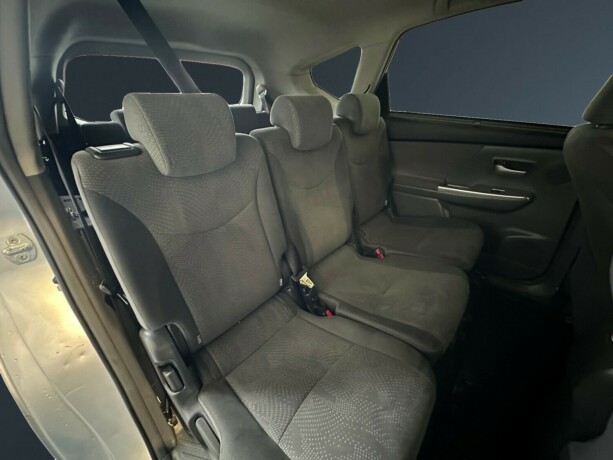 toyota-prius-seven-elektrisitetbensin-2013-big-13