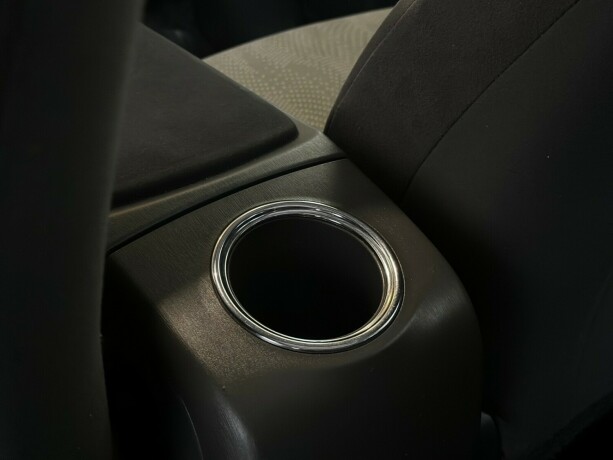 toyota-prius-seven-elektrisitetbensin-2013-big-22