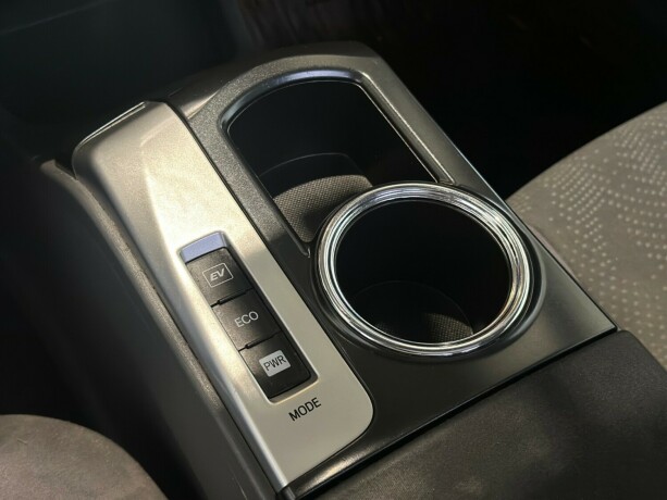 toyota-prius-seven-elektrisitetbensin-2013-big-21