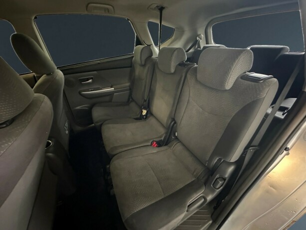 toyota-prius-seven-elektrisitetbensin-2013-big-12