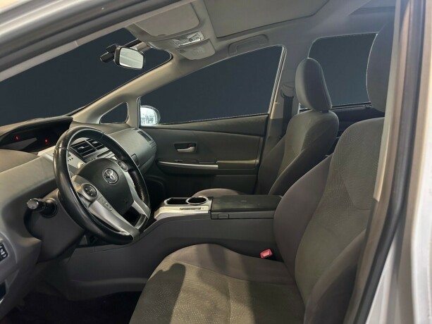 toyota-prius-seven-elektrisitetbensin-2013-big-8