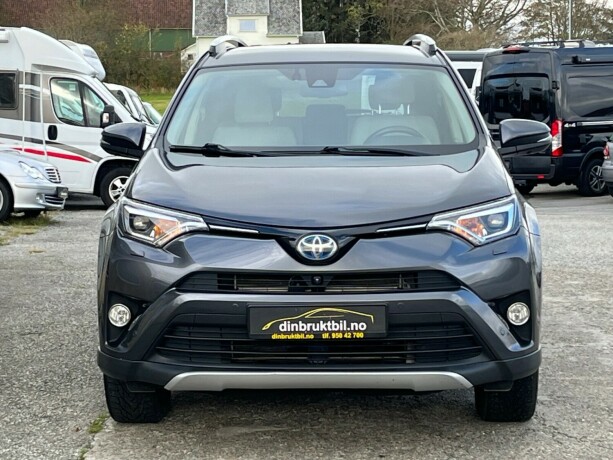 toyota-rav4-elektrisitetbensin-2016-big-1