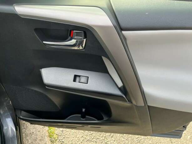 toyota-rav4-elektrisitetbensin-2016-big-24