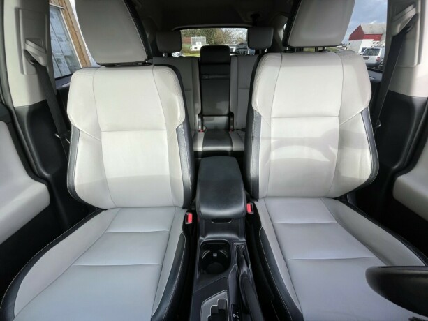 toyota-rav4-elektrisitetbensin-2016-big-26