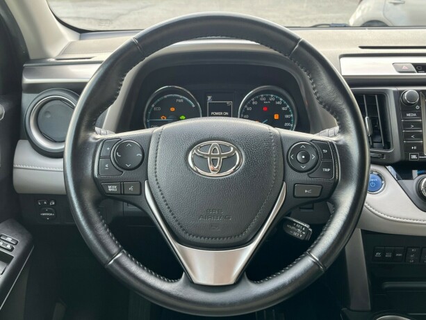 toyota-rav4-elektrisitetbensin-2016-big-12