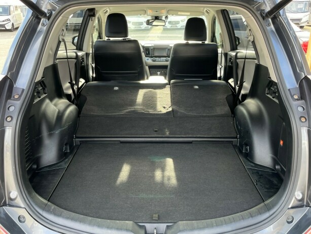 toyota-rav4-elektrisitetbensin-2016-big-36