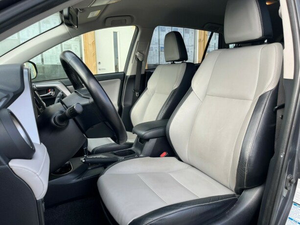 toyota-rav4-elektrisitetbensin-2016-big-10