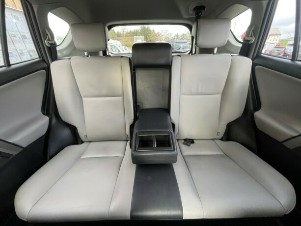 toyota-rav4-elektrisitetbensin-2016-big-32