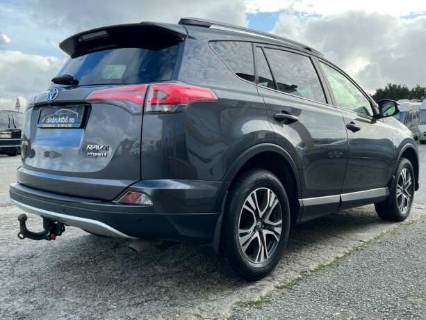 toyota-rav4-elektrisitetbensin-2016-big-4