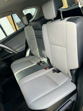 toyota-rav4-elektrisitetbensin-2016-big-28