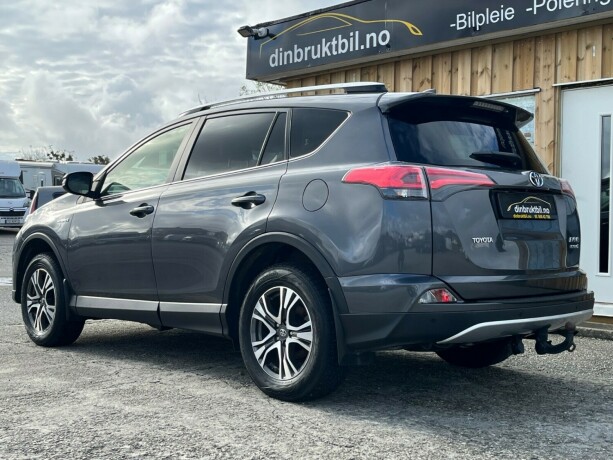 toyota-rav4-elektrisitetbensin-2016-big-6