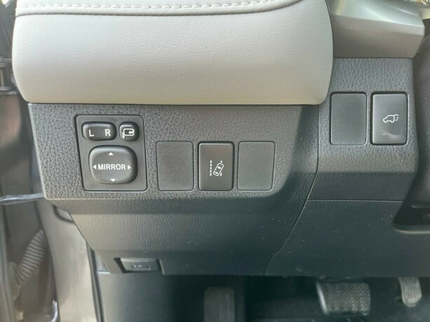 toyota-rav4-elektrisitetbensin-2016-big-11