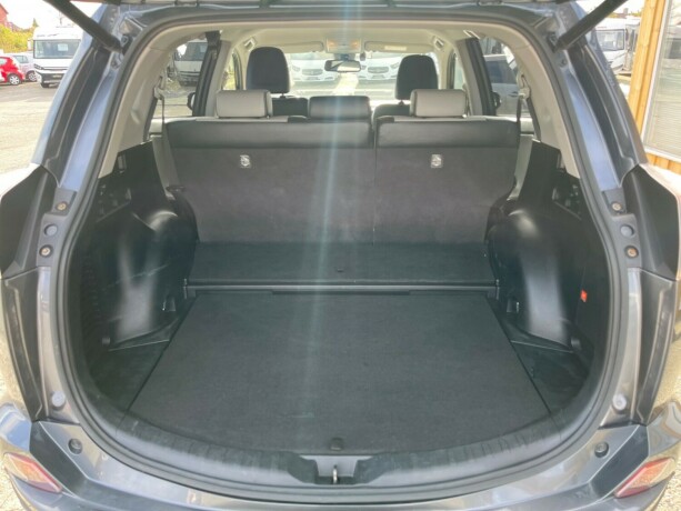 toyota-rav4-elektrisitetbensin-2016-big-35